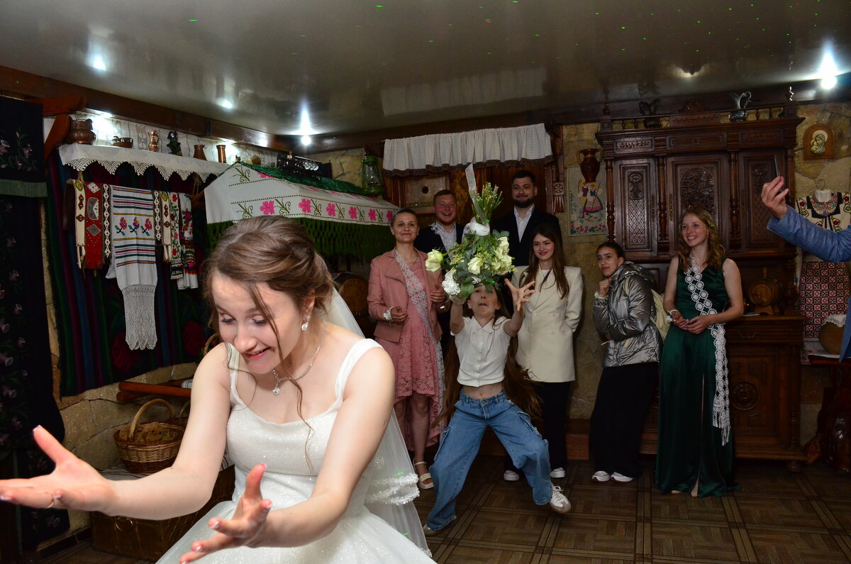 Внимание ...Летит Букет...3 - александр донченко