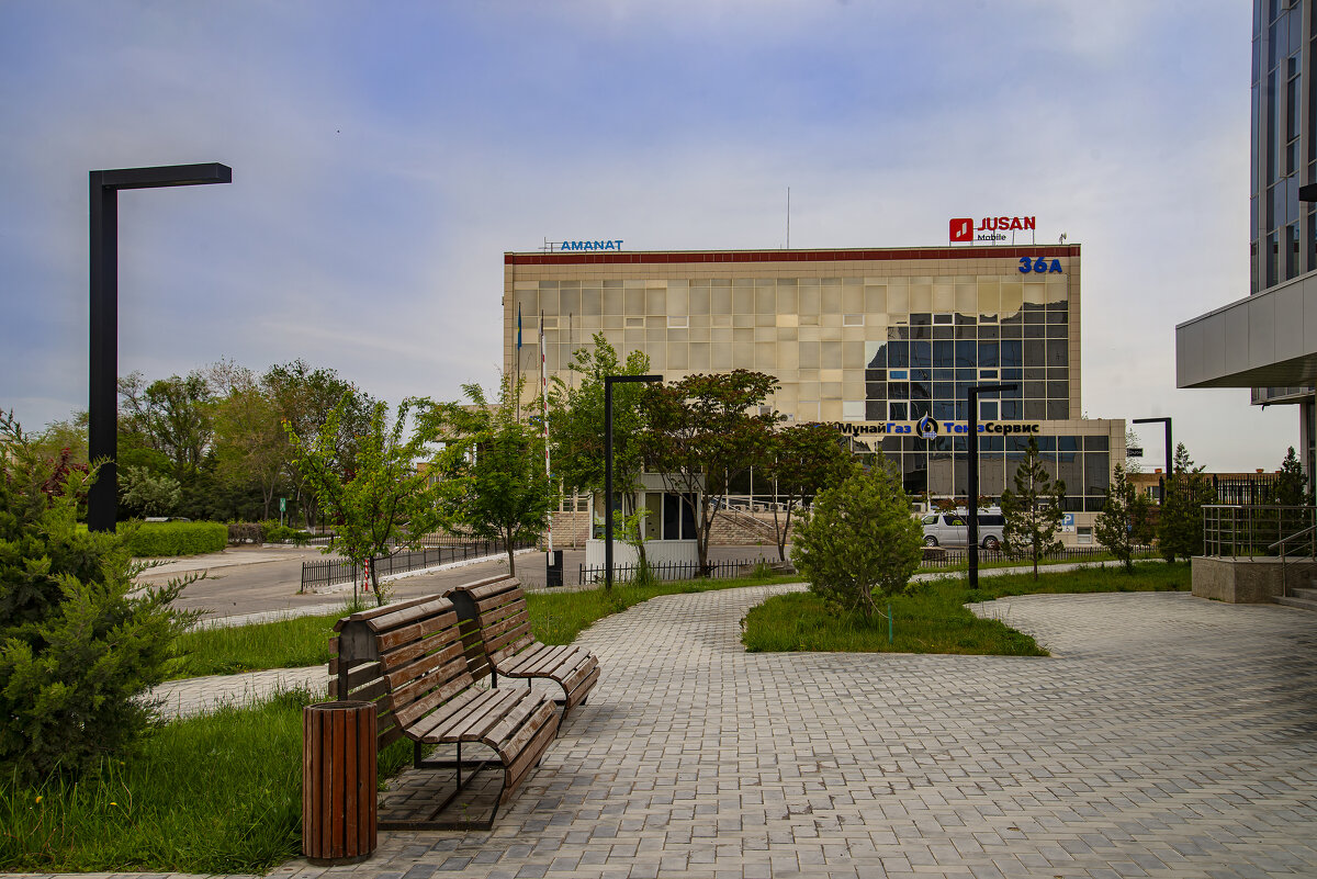 Во дворе - Анатолий Чикчирный Во дворе - Анатолий Чикчирный