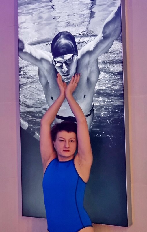 В бассейне - Лана В бассейне - Лана