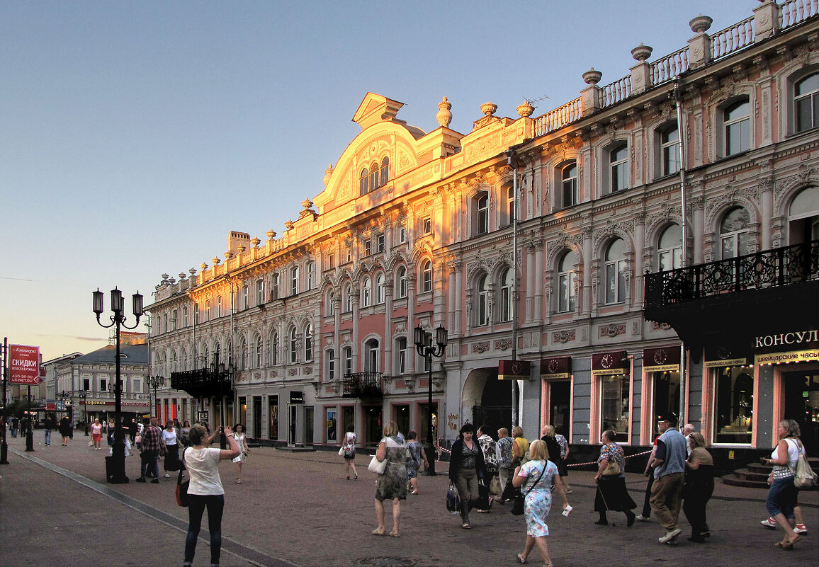 Доходный дом торгового общества купцов Кудряшова и Чеснокова - Александр Ильчевский Доходный дом торгового общества купцов Кудряшова и Чеснокова - Александр Ильчевский