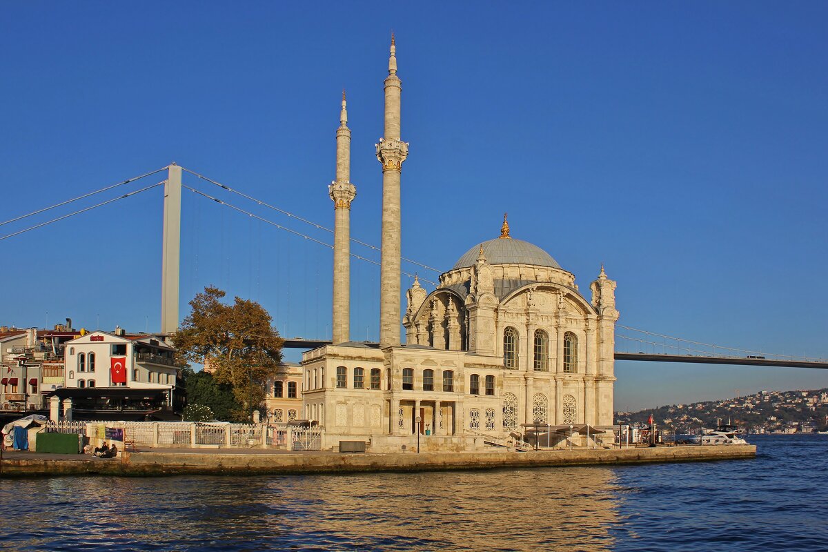 Напоминает дворец - Владимир Соколов (svladmir)