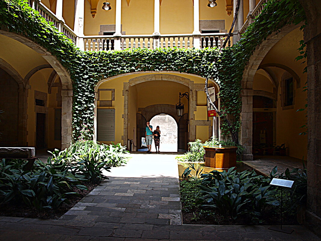 Барселона. - Владимир Драгунский Барселона. - Владимир Драгунский