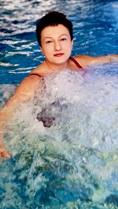 В бассейне - Лана 