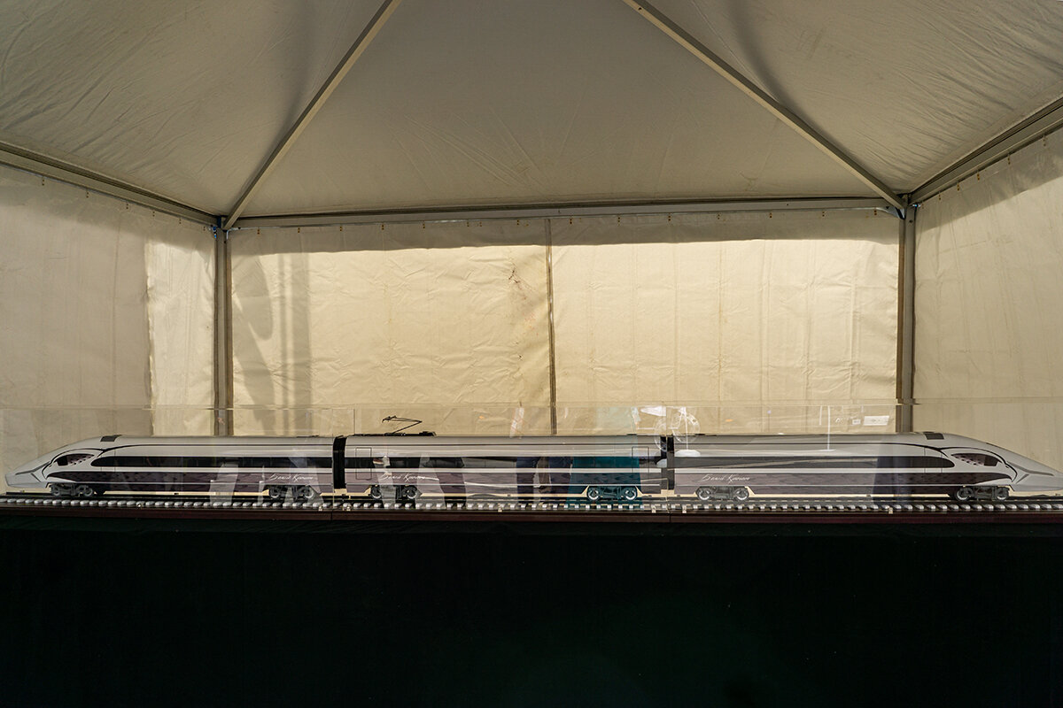 Поезд ближайшего будущего - Ирина Соловьёва Поезд ближайшего будущего - Ирина Соловьёва