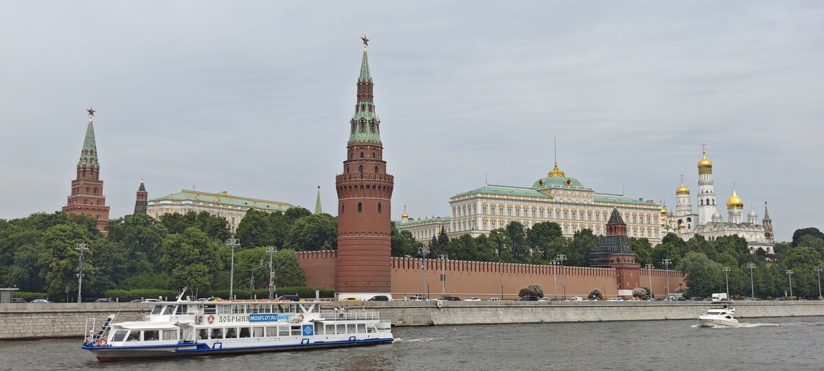 Московский Кремль - <<< Наташа >>>