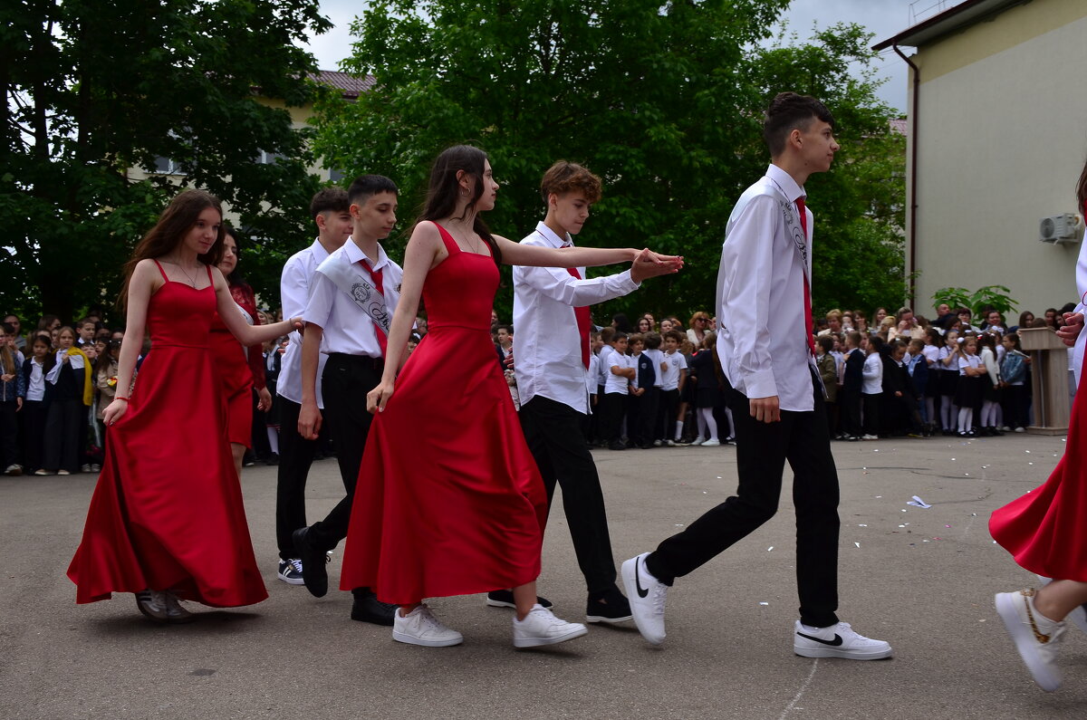 Последнийй Звонок 5 - александр донченко Последнийй Звонок 5 - александр донченко