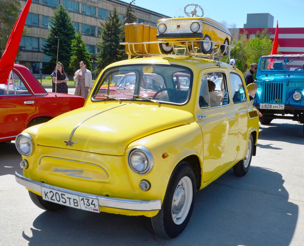 Жёлтый. Горбатый. Запорожец - Сергей М Жёлтый. Горбатый. Запорожец - Сергей М