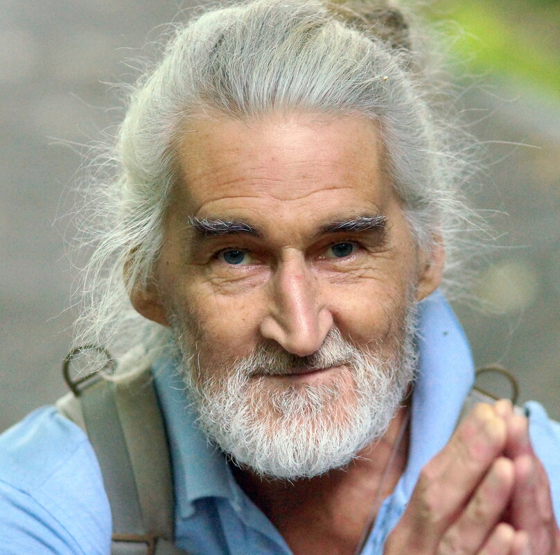 незнакомец - седан 