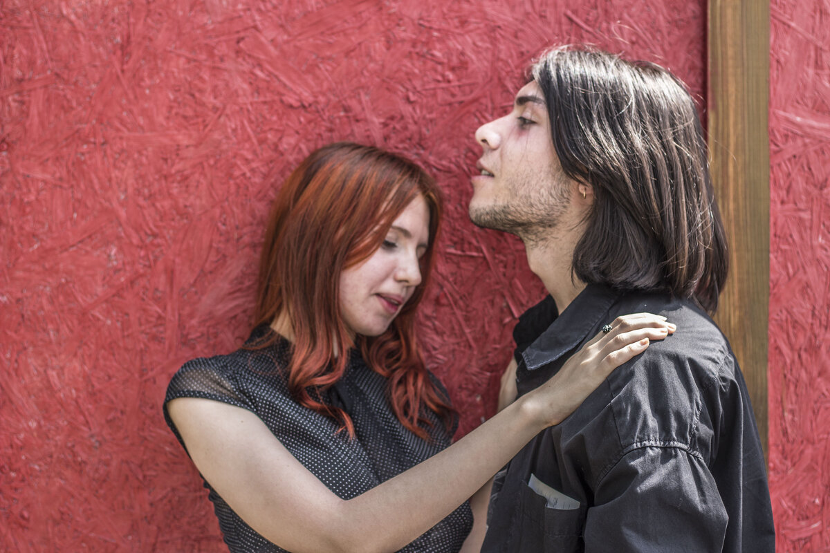 Влюблённая парочка у ларька на Тираспольской фотосушке 2025 - Коля Лукашов