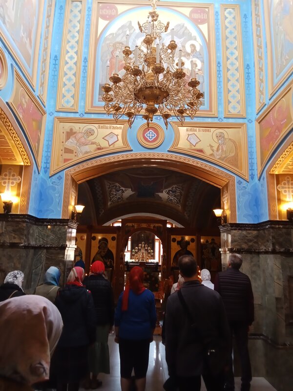 На Пасхальной службе - Виктор 