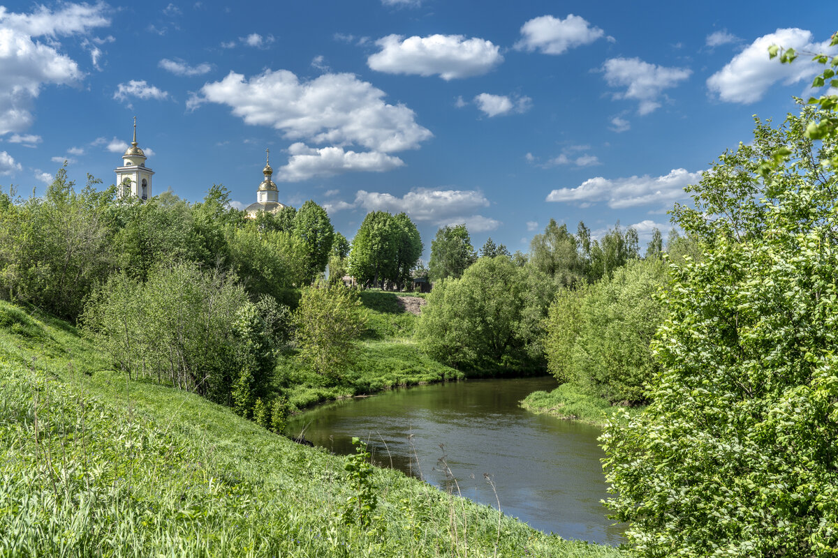 Над Истрой - Владимир Езеров 