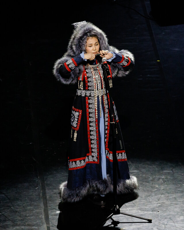 Этно-шоу "Шёпот тундры. Дыхание степи" - Марк Еленцов Этно-шоу "Шёпот тундры. Дыхание степи" - Марк Еленцов