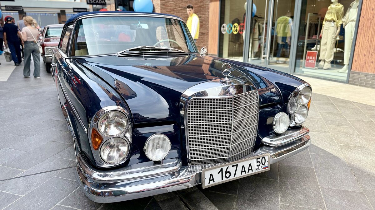 Неустаревающая классика: ретроралли в «Архангельское Аутлет» - Арина Невская Неустаревающая классика: ретроралли в «Архангельское Аутлет» - Арина Невская