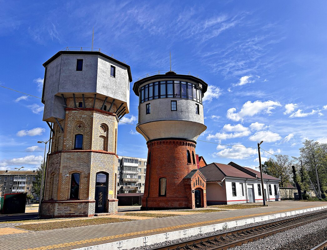 Водонапорные башни на привокзальной площади Гусева. - Валерия Комова