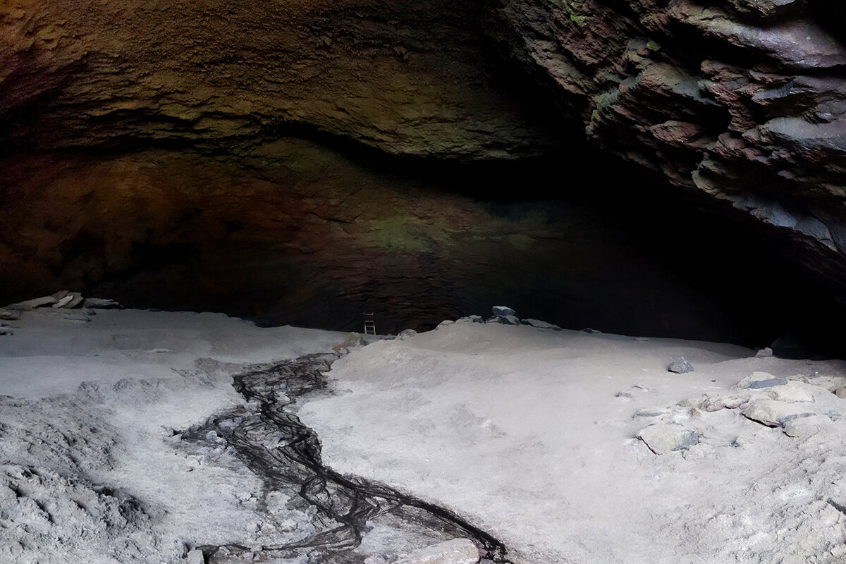 Лавовая пещера - Марина Виноградова