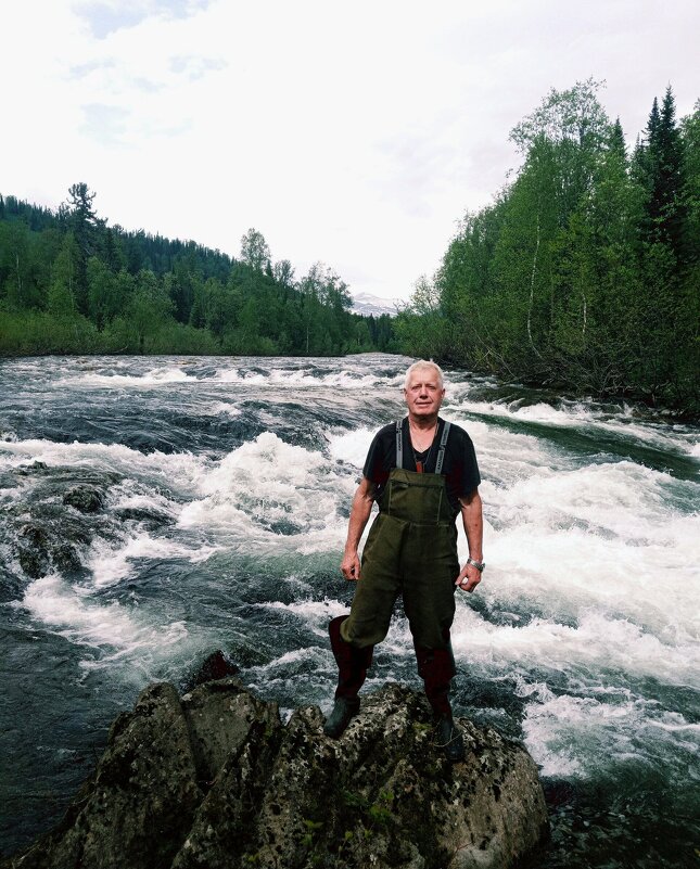 На алтайской реке - Георгиевич 