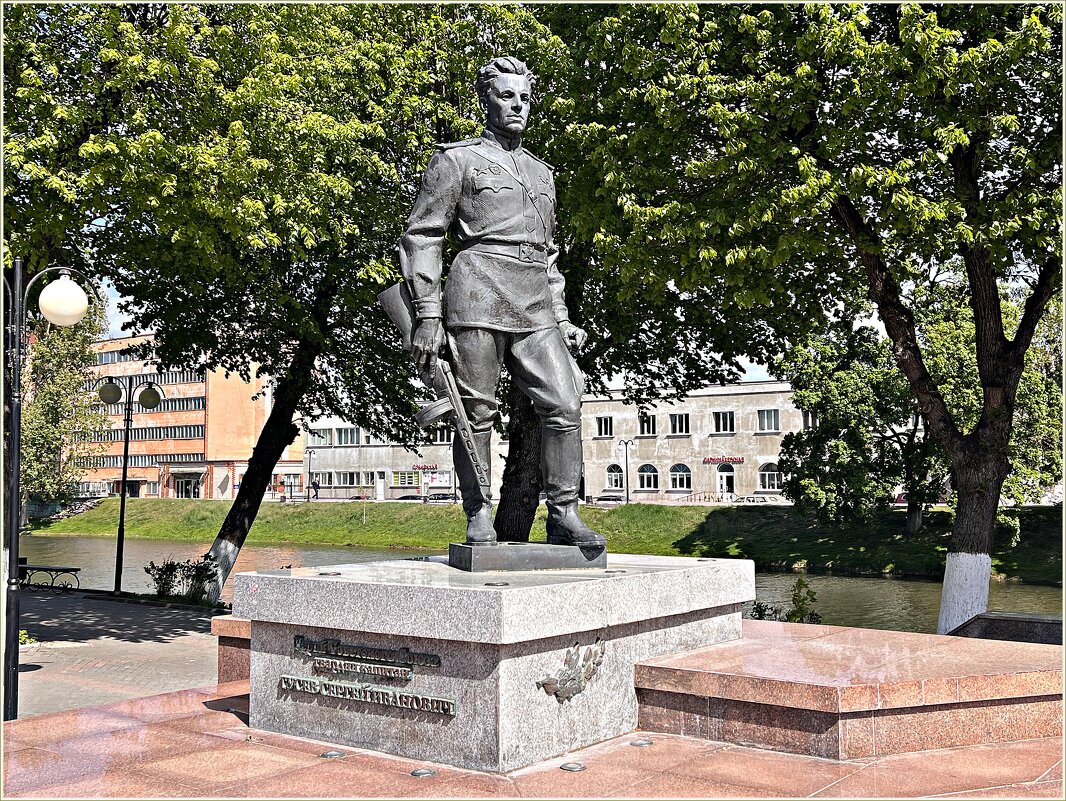 Памятник С.И.Гусеву. - Валерия Комова Памятник С.И.Гусеву. - Валерия Комова