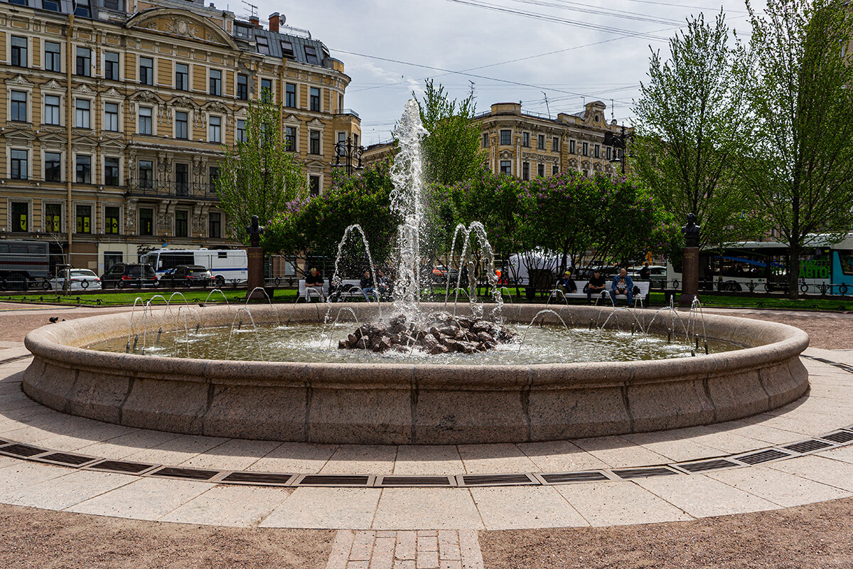 На Манежной площади - Ирина Соловьёва