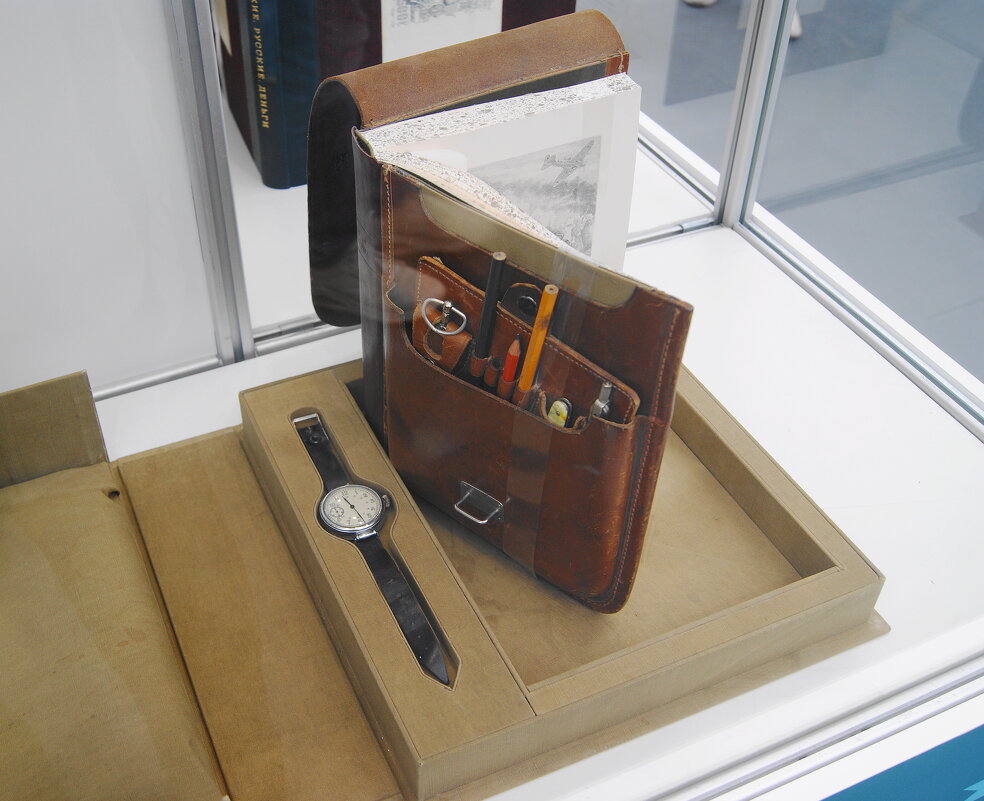 ВИТРИНА - Виктор Никитенко ВИТРИНА - Виктор Никитенко