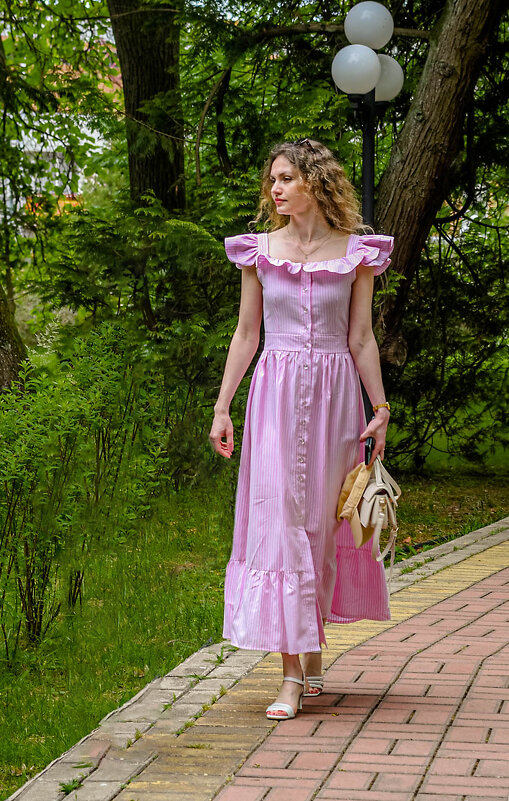 ...Летящей походкой... - Сергей Романов ...Летящей походкой... - Сергей Романов