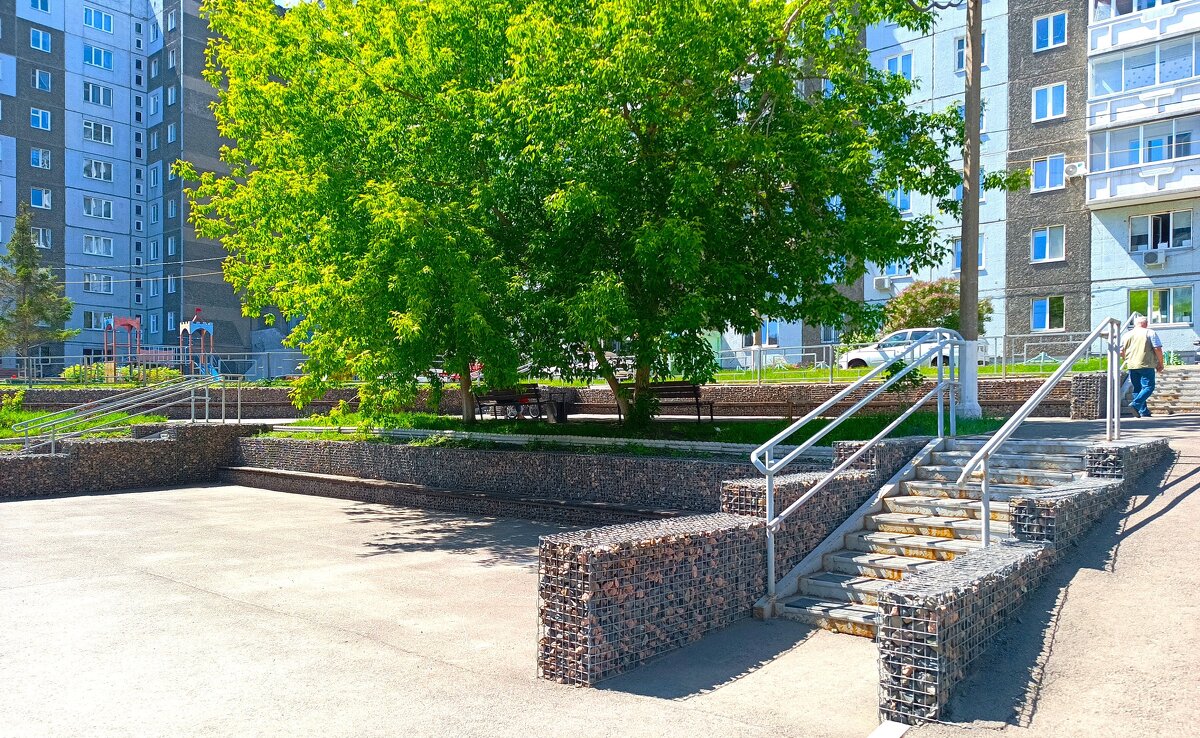 А у нас во дворе - Василий А у нас во дворе - Василий