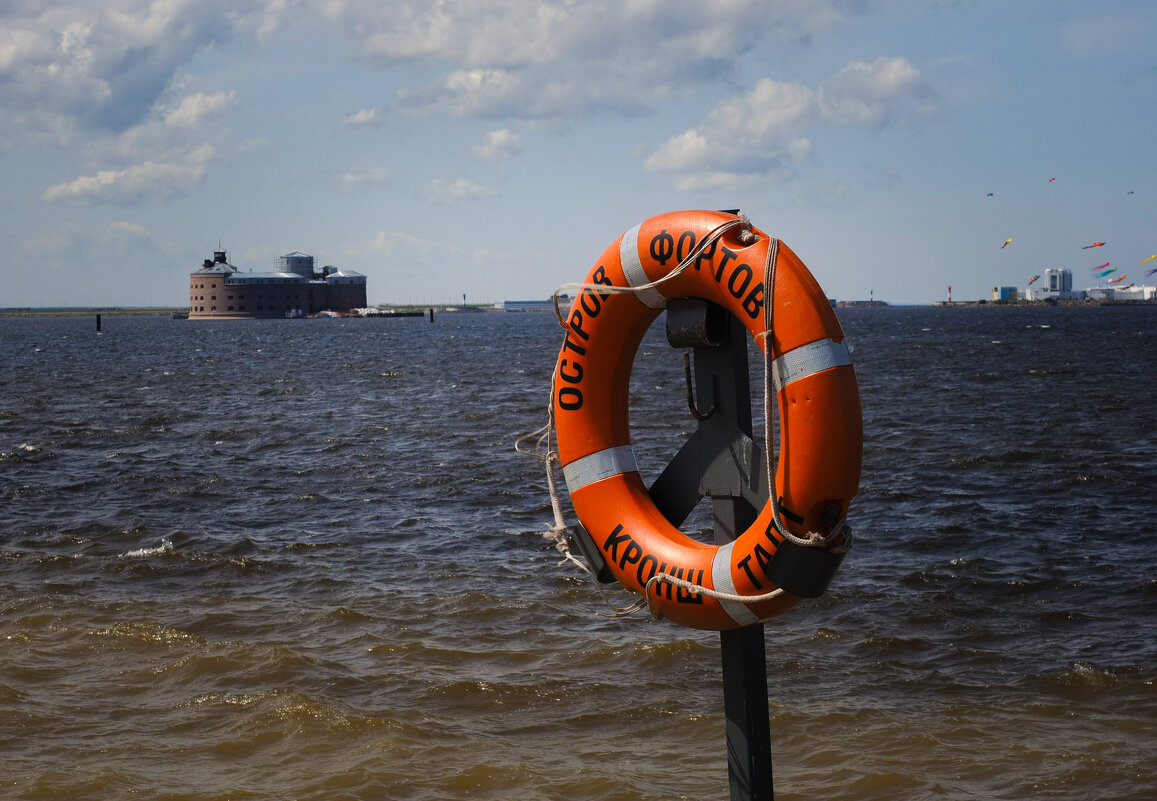 Безопасность - прежде всего - Магомед . Безопасность - прежде всего - Магомед .
