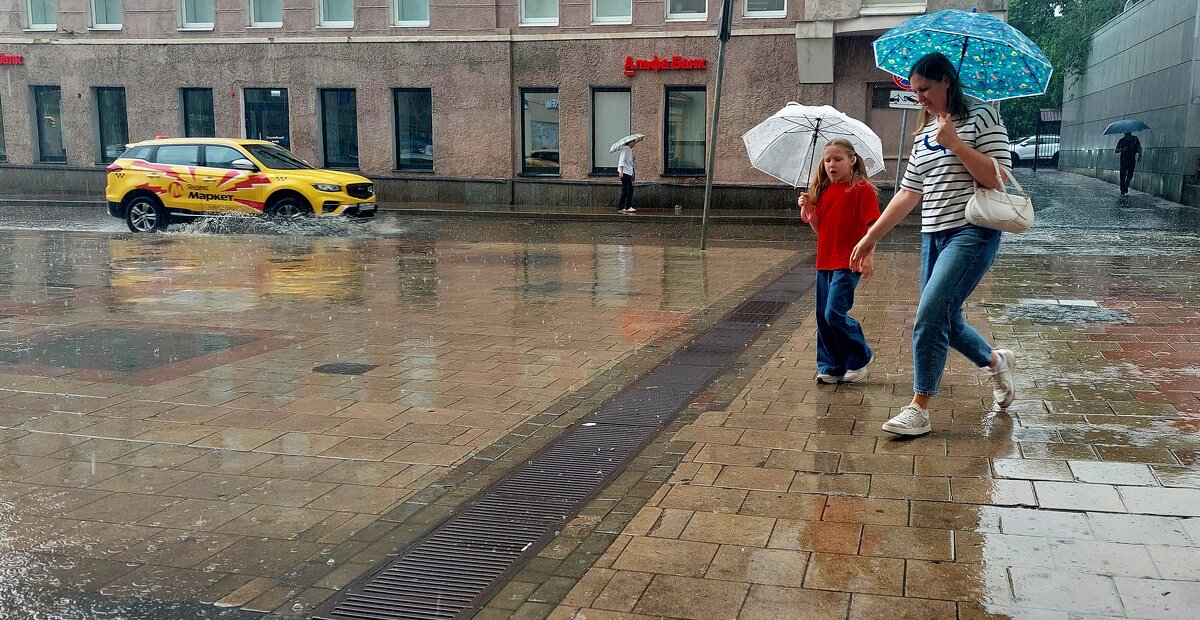 Дождь в Москве - ИРЭН@ .