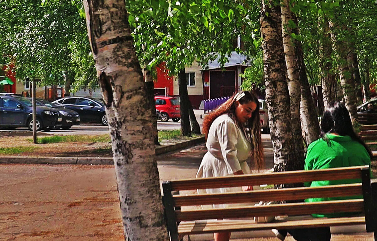 Июнь...Подруги у моего дома! - Владимир 