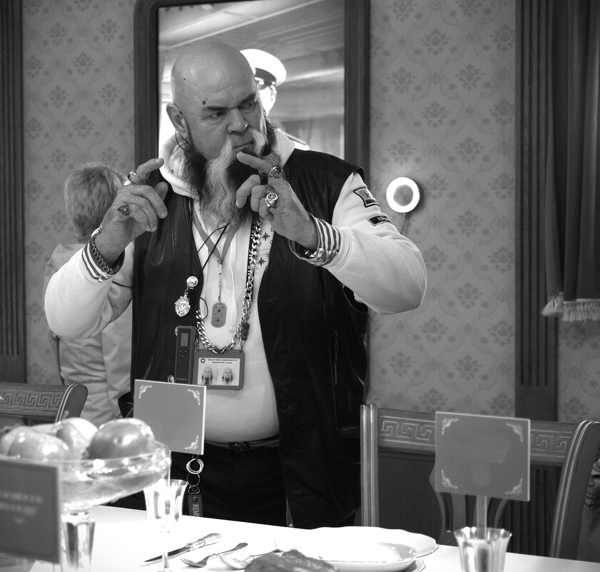 Экстравагантный экскурсовод Князь Богдан Анатольевич - Магомед .