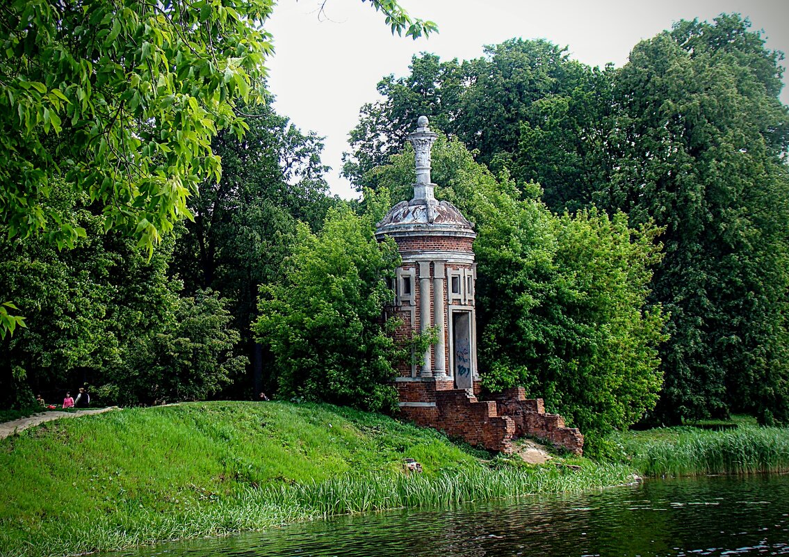 Ротонда в Михалково ,,, - Анатолий Колосов Ротонда в Михалково ,,, - Анатолий Колосов