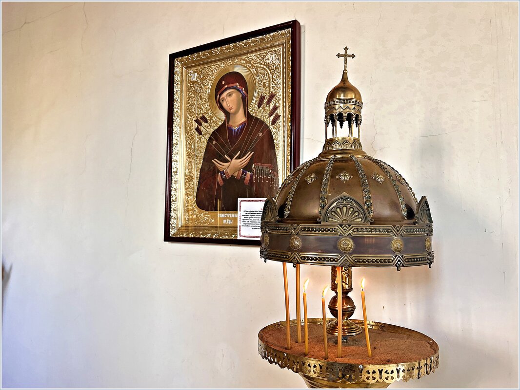 В храме Всех Святых. - Валерия Комова В храме Всех Святых. - Валерия Комова