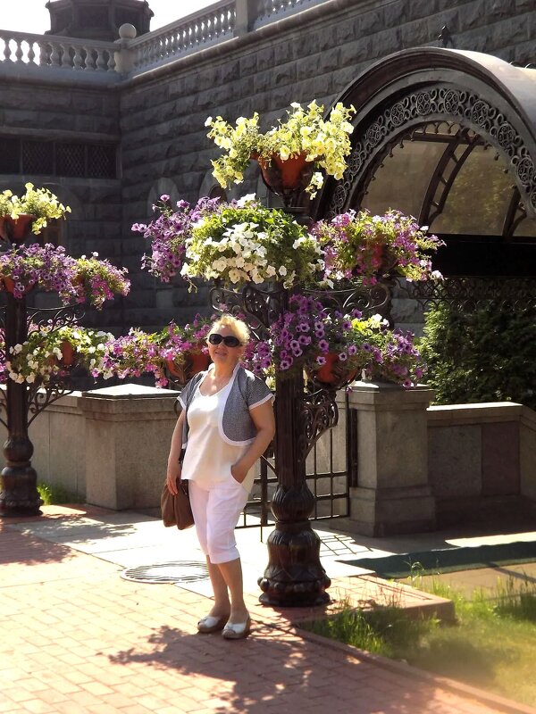 Среди цветочной красоты! - Нина Андронова