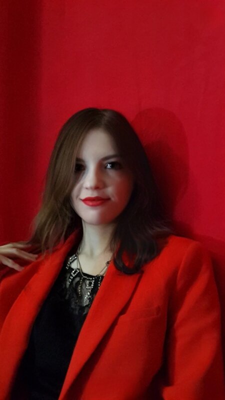 Красный женский портрет - Светлана Лапка