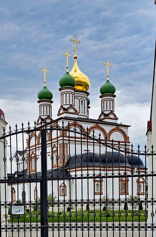 Троице-Сергиев Варницкий мужской монастырь - Михаил Свиденцов Троице-Сергиев Варницкий мужской монастырь - Михаил Свиденцов