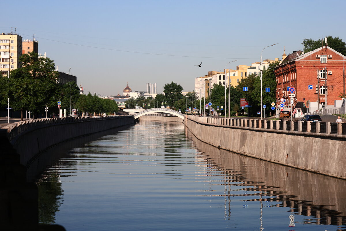 Река Яуза. Вид на Тессинский мост с Берниковской набережной - Dar(k) Life
