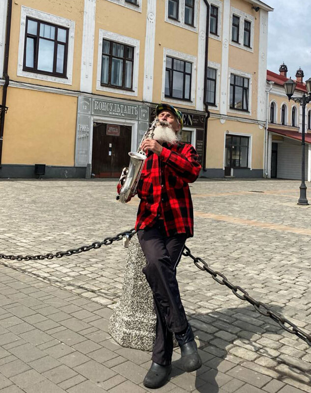 Местный трубадур - Александр Ковальчук