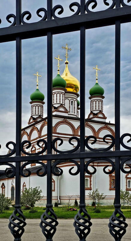 Троице-Сергиев Варницкий мужской монастырь - Михаил Свиденцов Троице-Сергиев Варницкий мужской монастырь - Михаил Свиденцов