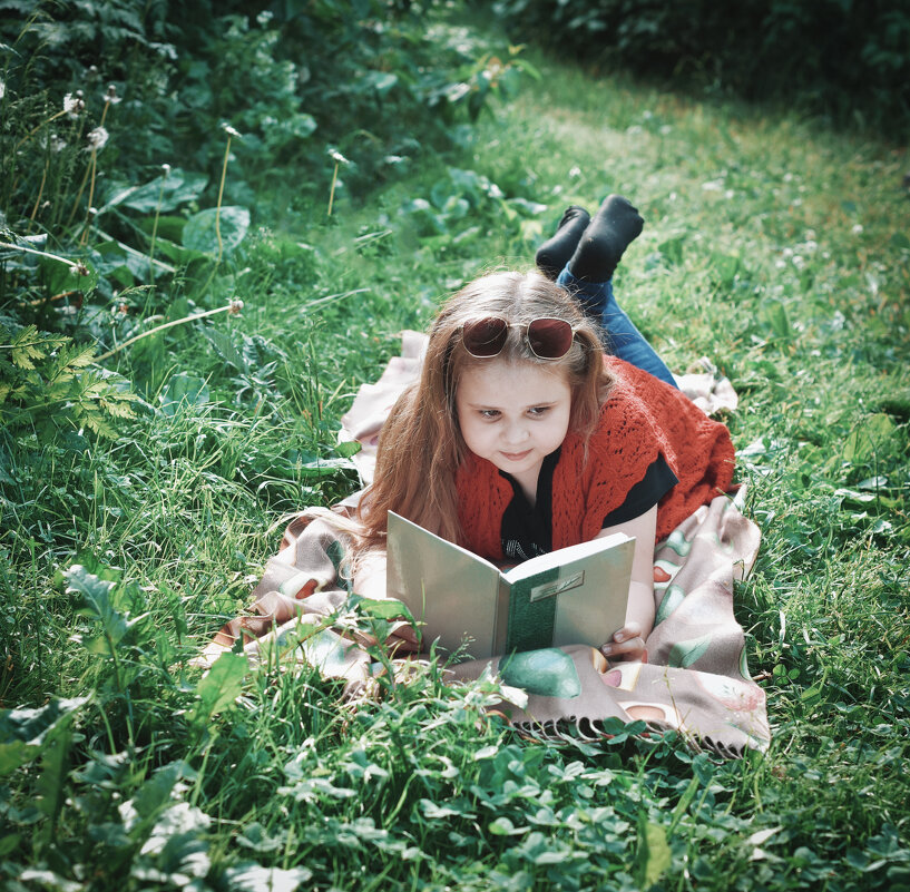 И-Н-Т-Е-Р-Е-С-Н-А-Я- -К-Н-И-ГА- - ura Зелев