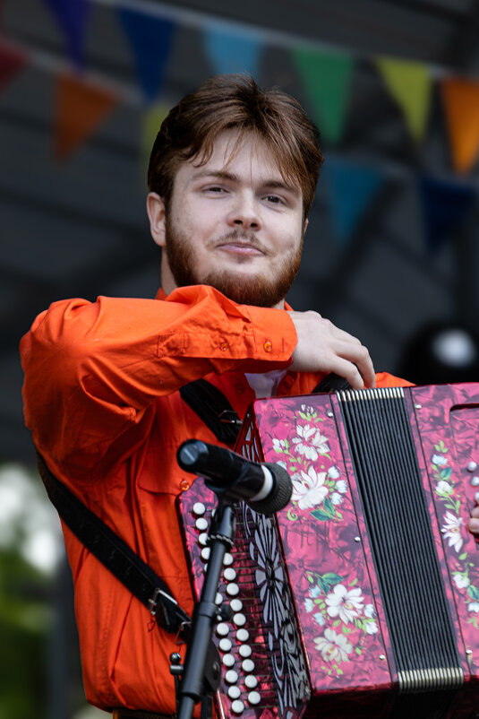 На концерте - Юрий Глушков