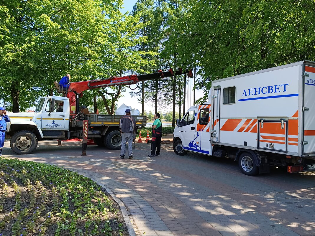 Рабочий момент в парке... - Мария Васильева