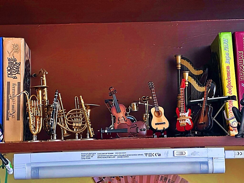 ВСЕ   УШЛИ   НА   ПЕРЕКУР - Анатолий Малобродский