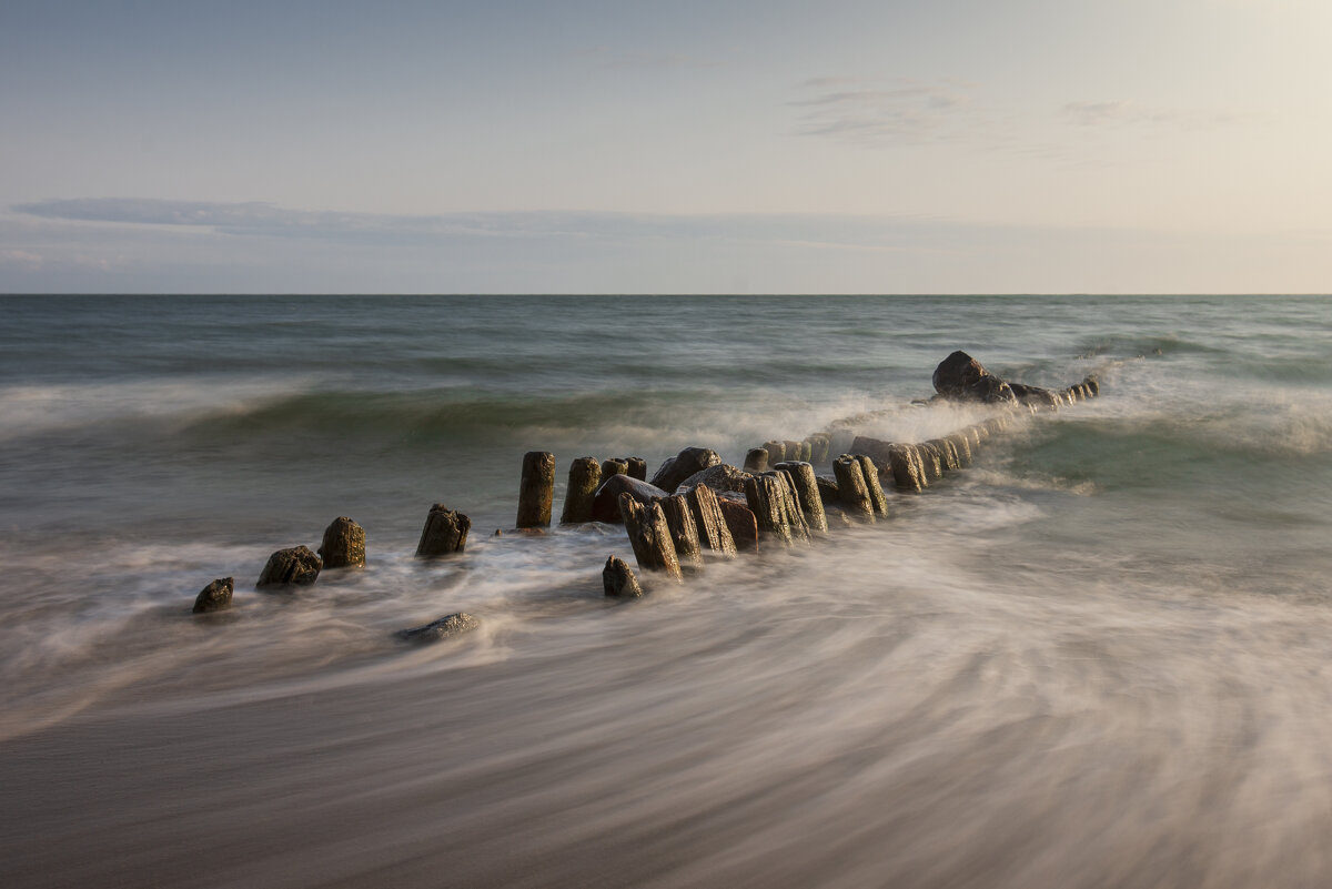 Старый волнорез - Максим Вышарь Старый волнорез - Максим Вышарь