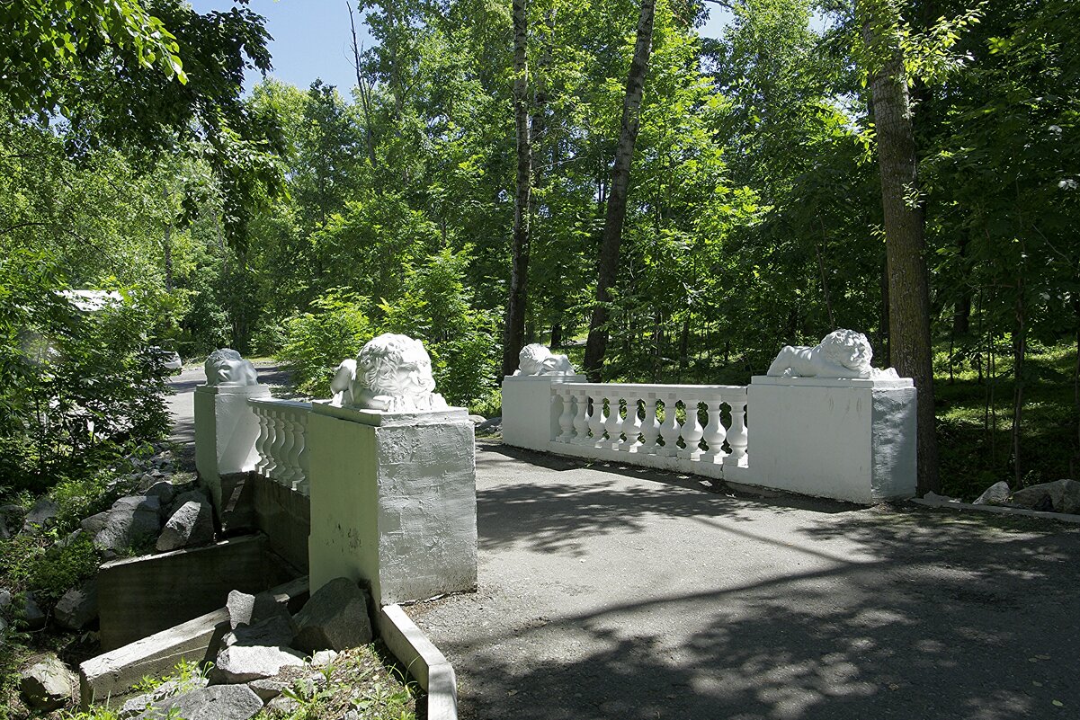 Мостик возле храма Серафима Саровского - Сергей Швечков