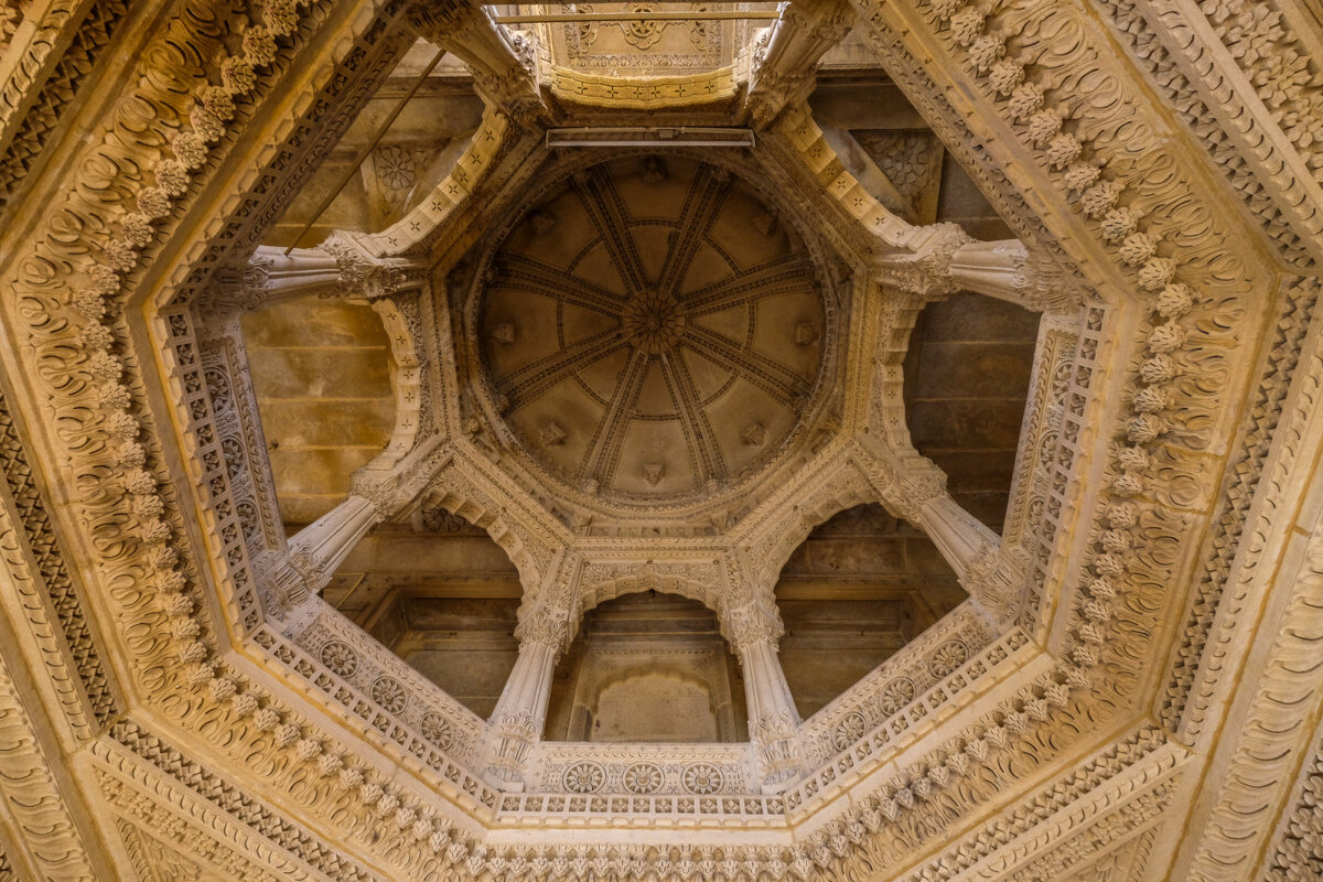 Потолок джайнского храма Лодарва Паршванатх - Георгий А