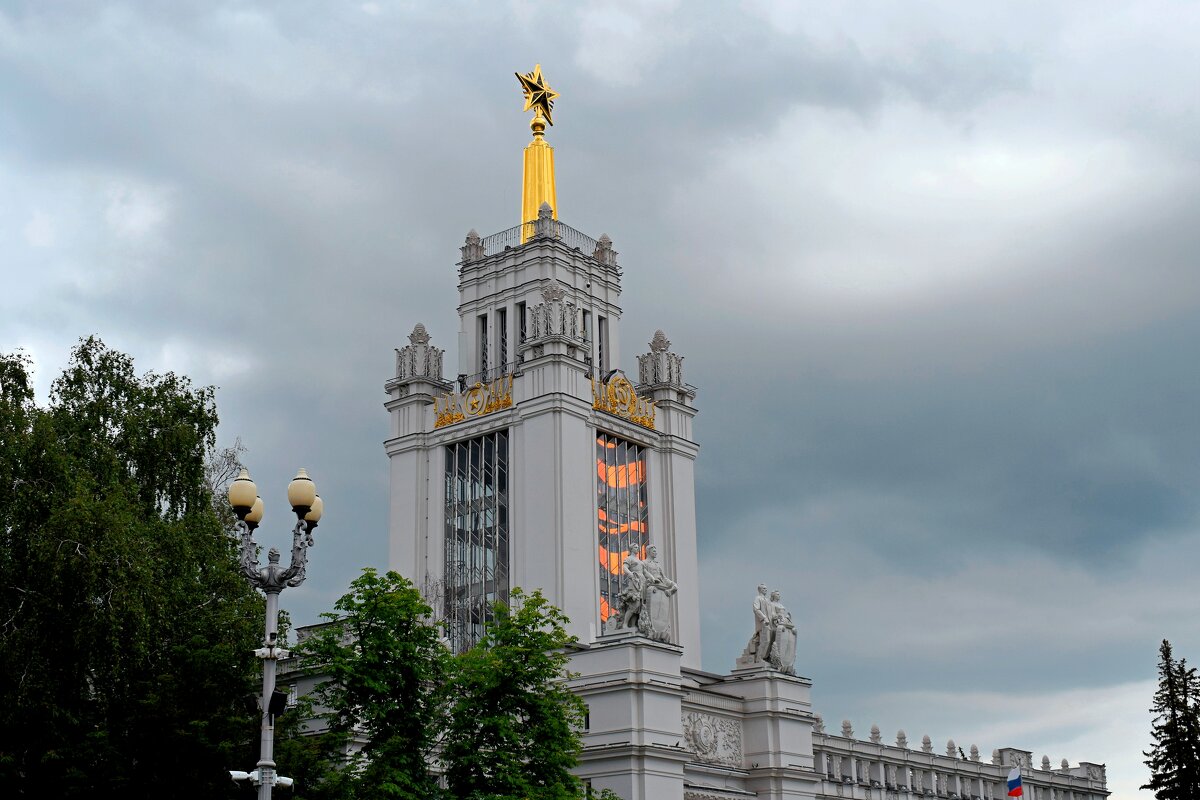 Рубиновая звезда вернулось на свое законное место. - Татьяна Помогалова