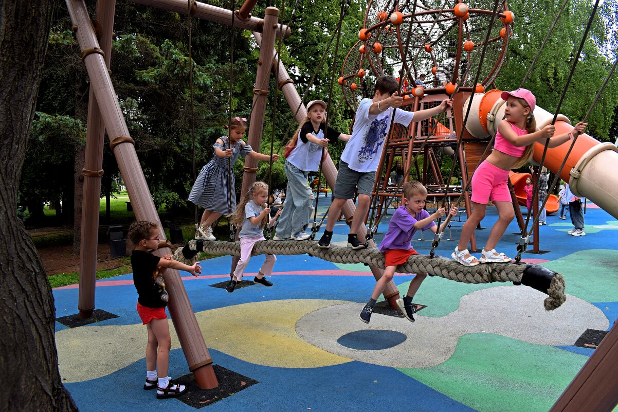 Веселые качели, летят, летя, летят.. - Татьяна Помогалова