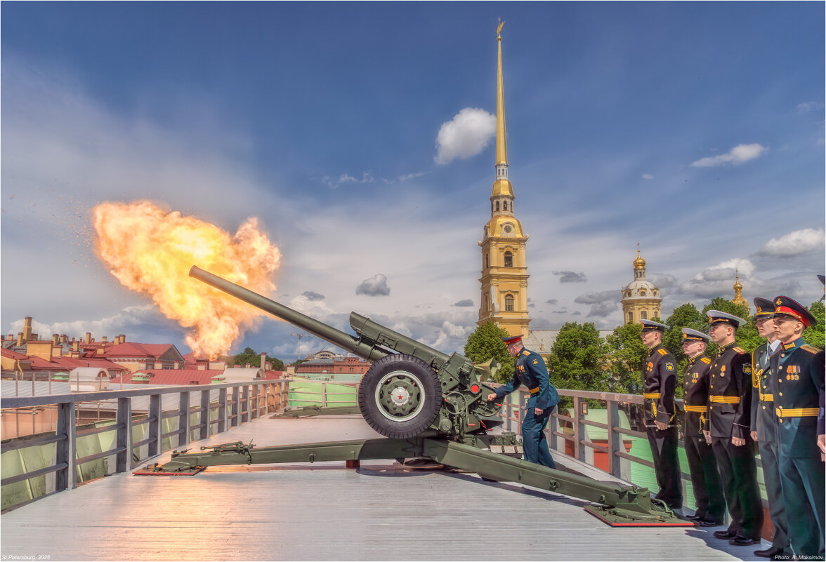Полуденный выстрел сигнального орудия с Нарышкина бастиона Петропавловской крепости. - Александр Максимов