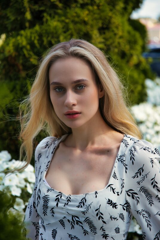 Декольте - And I go