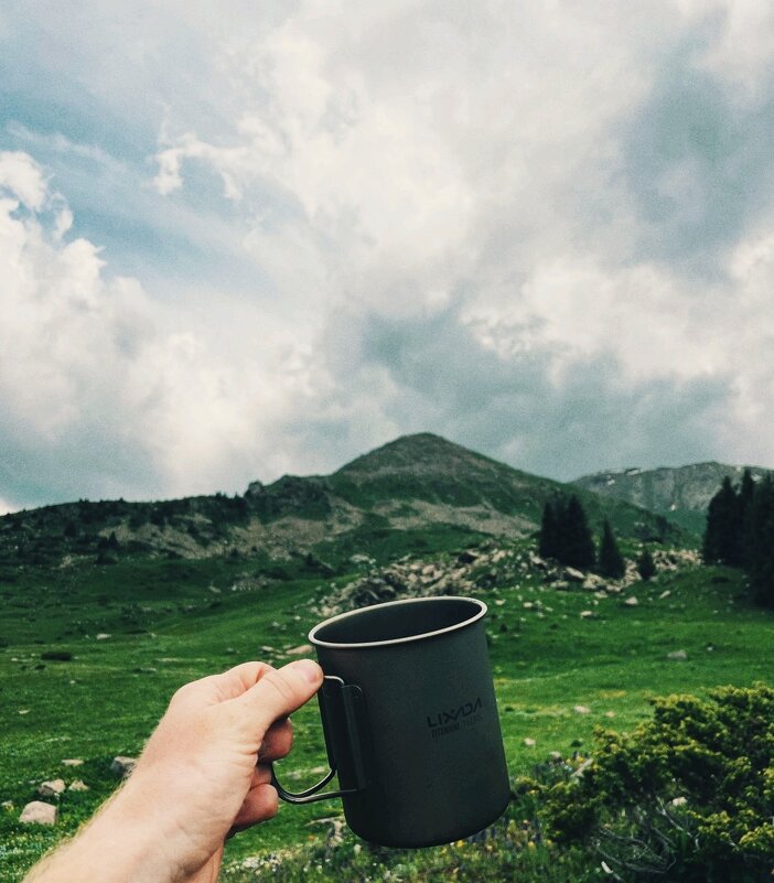 Кружка чая в горном восхождении - Георгиевич 