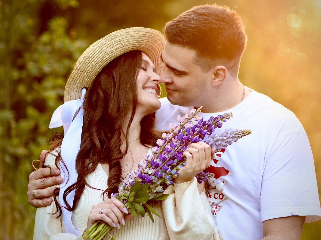 Сорвали...Она-цветы,он-поцелуй. - Натали Королева